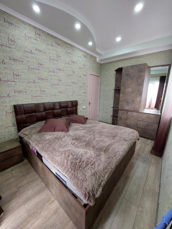 Avto'S Apartment In The Centre Of קוטאיסי מראה חיצוני תמונה