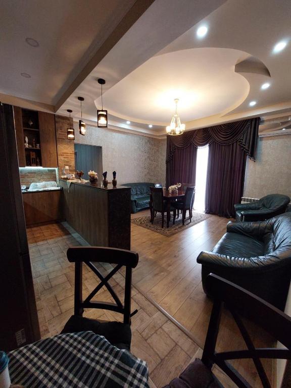 Avto'S Apartment In The Centre Of קוטאיסי מראה חיצוני תמונה